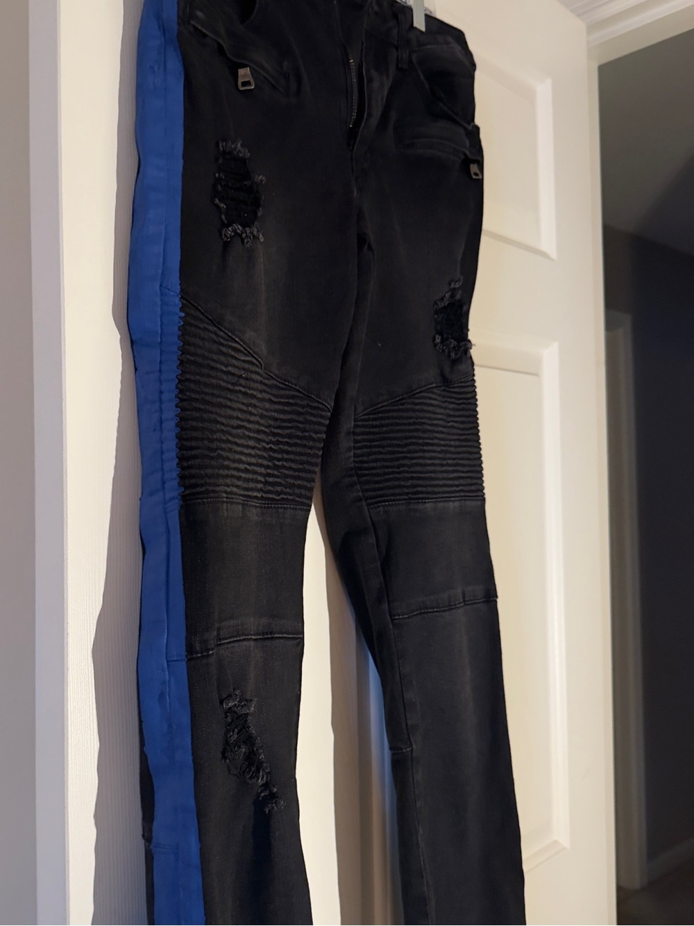 Forever 21 Black Slim Straight Jeans with Blue Side Stripe 31/31